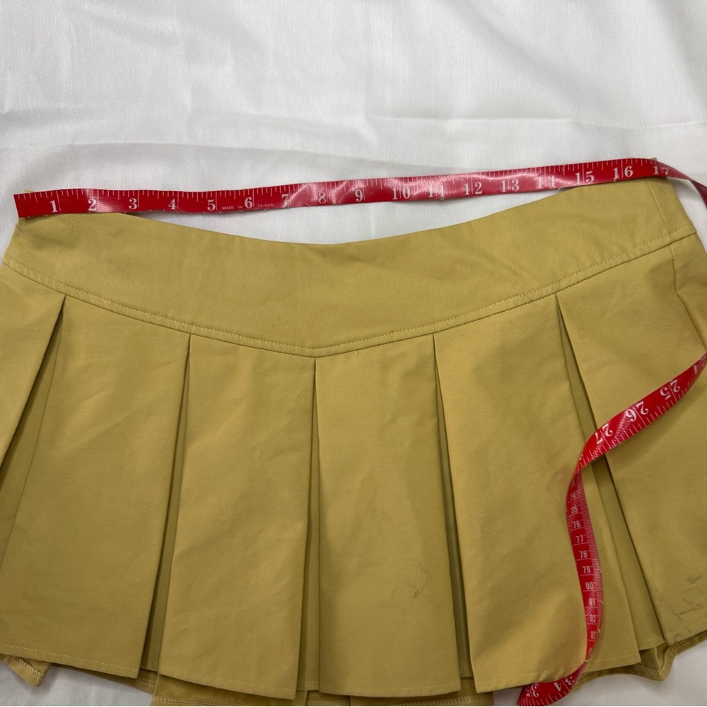 NWT PrettyLittleThing Pleated Micro Mini Skirt Sz 10 Golden Mustard color - Picture 10 of 11